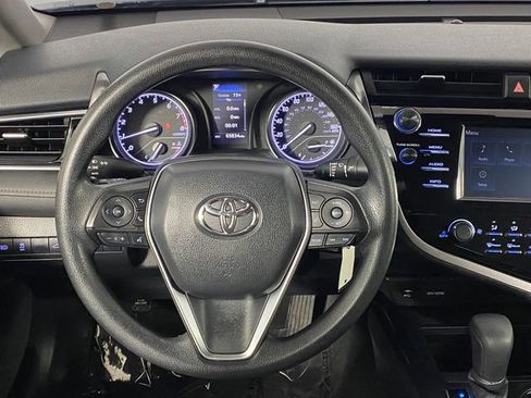 Used 2018 Toyota Camry LE FWD image 18