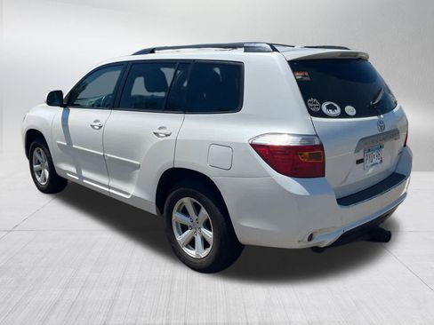 Used 2010 Toyota Highlander SE AWD/4WD image 6