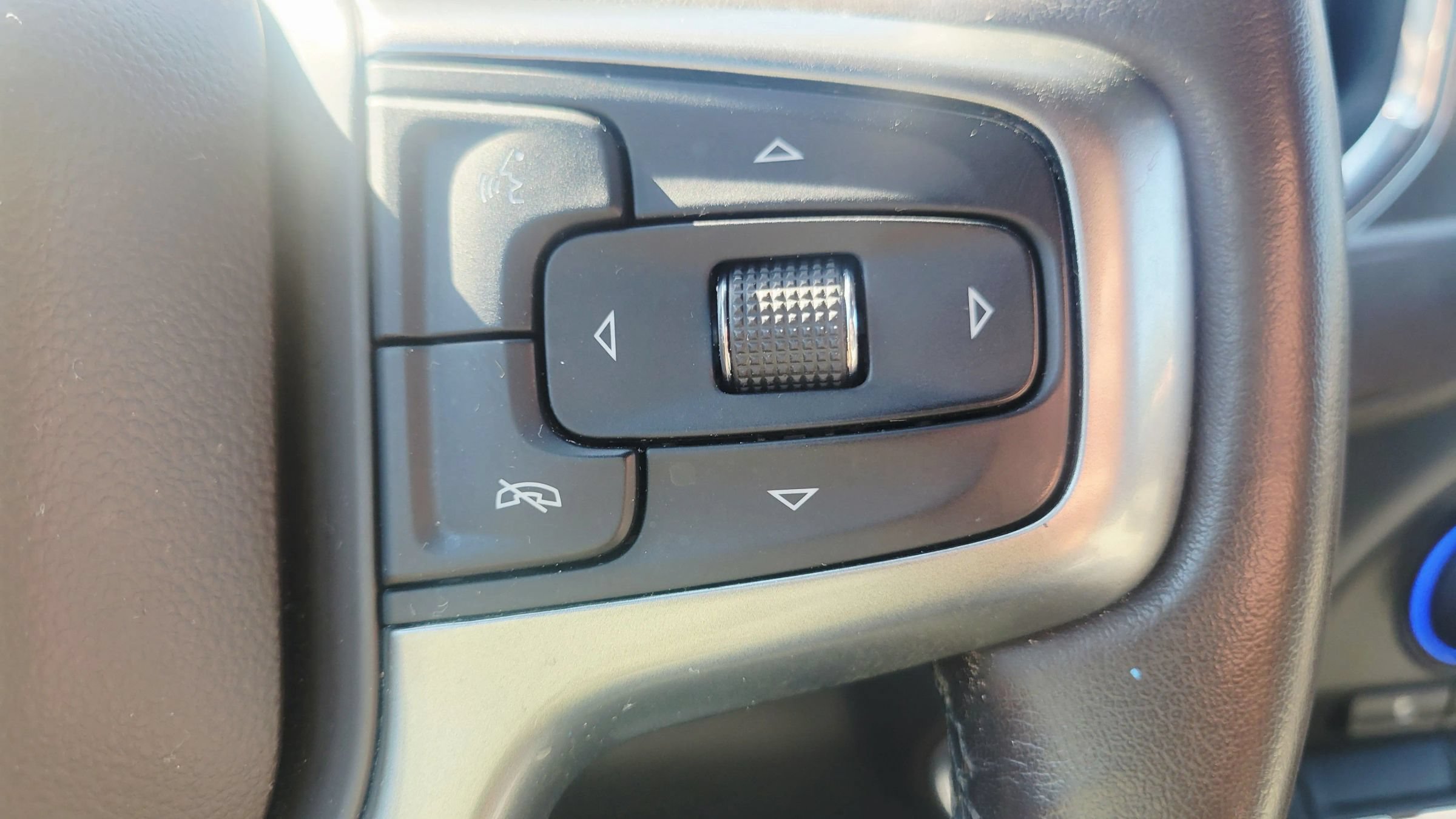 Used 2020 Chevrolet Silverado 1500 LT w/ All-Star Edition RWD image 35