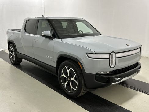 Used 2024 Rivian R1T Adventure image 7