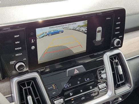 Certified 2023 Kia Sorento S w/ Panoramic Sunroof Package image 17