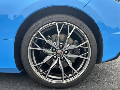Used 2024 Chevrolet Corvette Stingray Premium Cpe w/ Z51 Performance Package RWD image 35