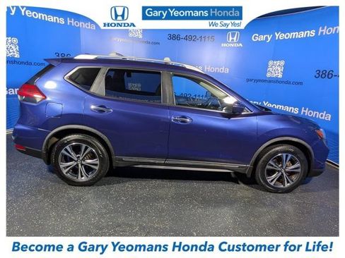 Used 2017 Nissan Rogue SL FWD image 1