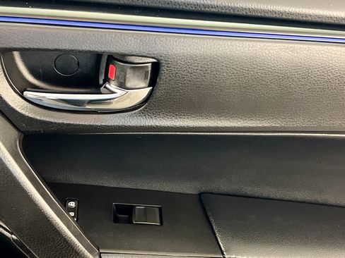 Used 2019 Toyota Corolla SE image 31