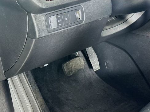 Used 2024 Chevrolet Traverse RS image 10