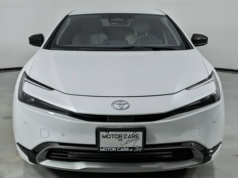 Used 2023 Toyota Prius XLE FWD image 4