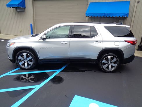 Used 2019 Chevrolet Traverse LT w/ LT Premium Package image 6