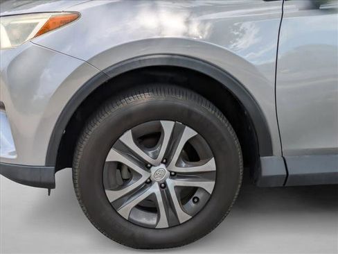 Used 2018 Toyota RAV4 LE FWD image 14