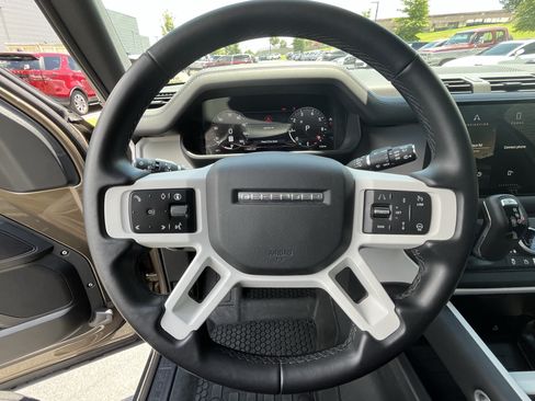 Used 2025 Land Rover Defender 110 S AWD/4WD image 19