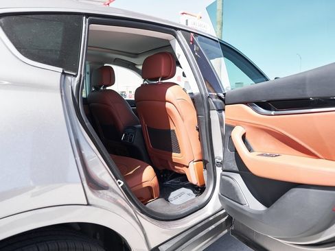 Used 2022 Maserati Levante GT image 13