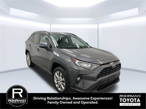 Used 2021 Toyota RAV4 XLE Premium AWD/4WD image 9