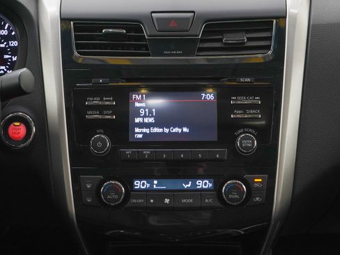 Used 2014 Nissan Altima 2.5 SL w/ Moonroof Package FWD image 15