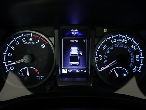 Used 2021 Toyota Tacoma TRD Off-Road image 4