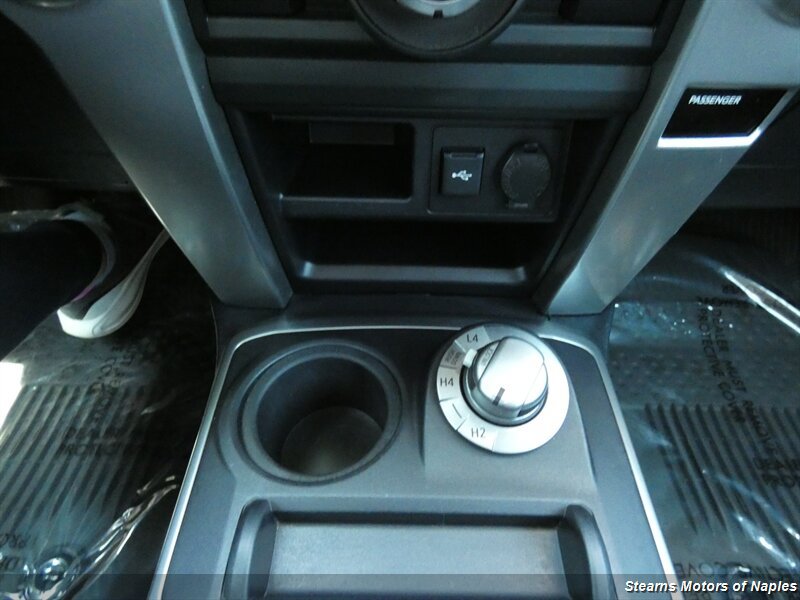 Used 2020 Toyota 4Runner SR5 AWD/4WD image 30