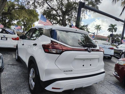 Used 2022 Nissan Kicks S FWD image 7