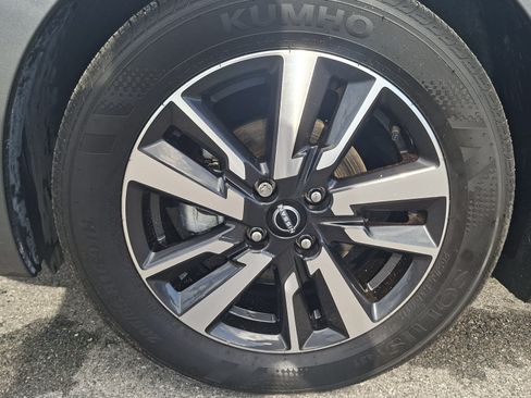 Certified 2025 Nissan Versa S w/ S Plus Package FWD image 25