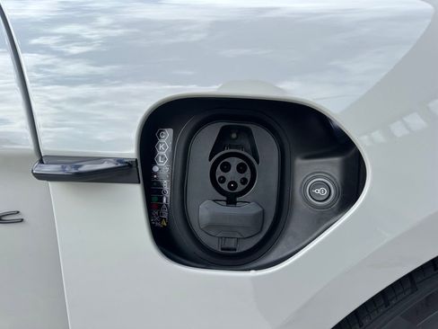 Used 2026 Porsche Taycan GTS image 45