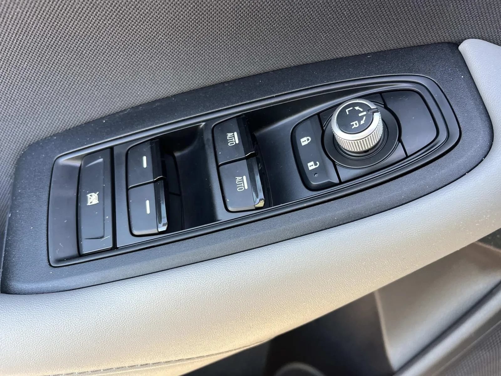 Used 2020 Subaru Outback Premium AWD/4WD image 25