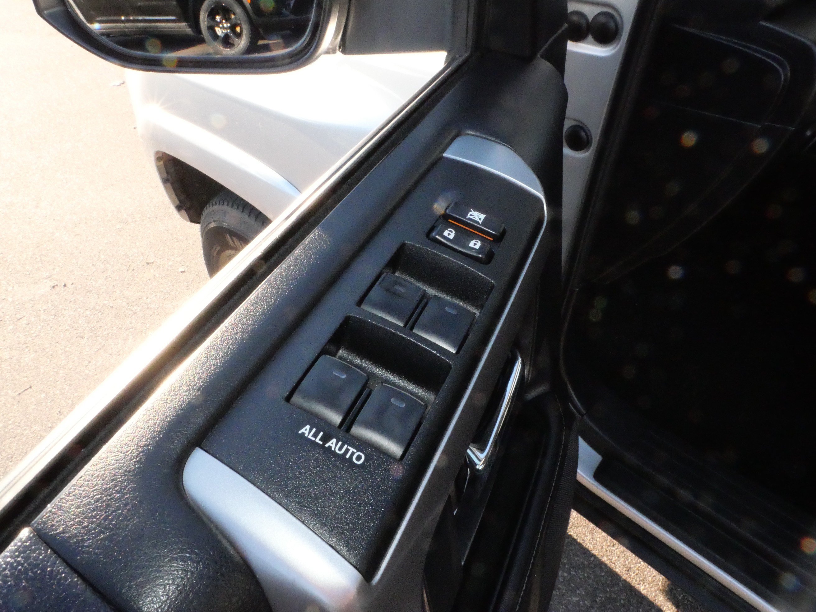 Used 2023 Toyota 4Runner SR5 AWD/4WD image 19