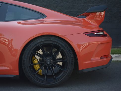 Certified 2018 Porsche 911 GT3 image 30