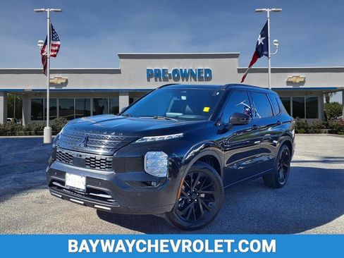 Used 2022 Mitsubishi Outlander SEL image 1