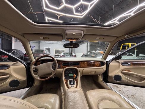 Used 2003 Jaguar XJ8 L image 11