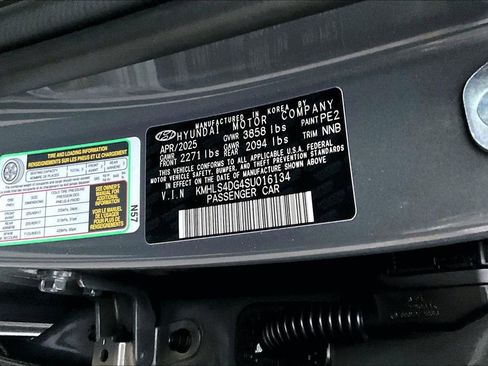 Used 2025 Hyundai Elantra SEL FWD image 32