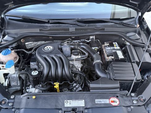 Used 2015 Volkswagen Jetta S image 35