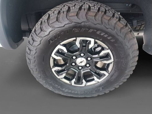 Used 2025 Chevrolet Silverado 1500 ZR2 w/ Technology Package AWD/4WD image 8