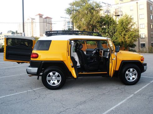 Used 2007 Toyota FJ Cruiser 2WD image 21