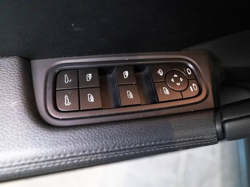 Certified 2026 Porsche Cayenne AWD/4WD image 19