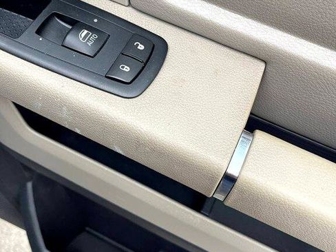 Used 2009 Dodge Ram 1500 Truck SLT image 11