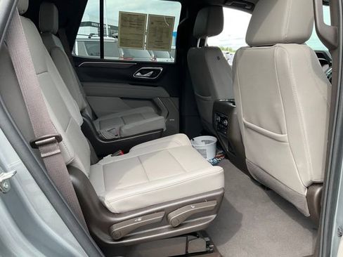 Used 2023 Chevrolet Tahoe Z71 w/ Luxury Package AWD/4WD image 21