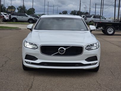 Used 2017 Volvo S90 T6 Momentum w/ Vision Package