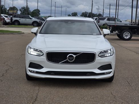 Used 2017 Volvo S90 T6 Momentum w/ Vision Package AWD/4WD image 2