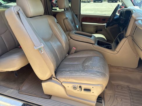 Used 2004 GMC Sierra 1500 SLT w/ Light Duty Power Package RWD image 18