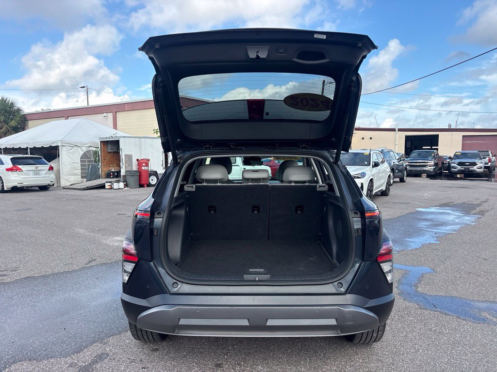 Used 2024 Hyundai Kona Limited FWD image 15