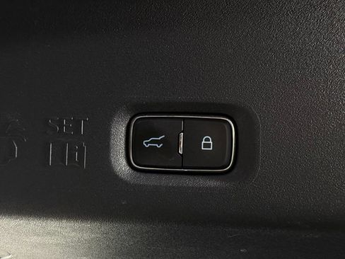 Used 2025 Ford Expedition Platinum AWD/4WD image 32