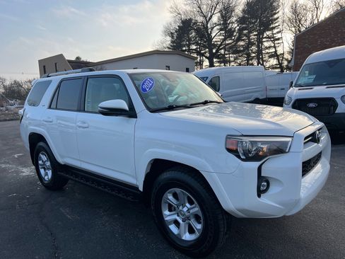Used 2021 Toyota 4Runner SR5 Premium w/ Moonroof Package image 3