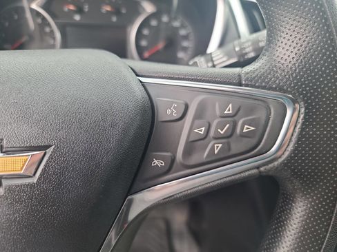 Used 2021 Chevrolet Equinox LT image 18