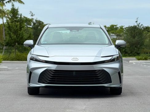 Used 2025 Toyota Camry LE FWD image 4