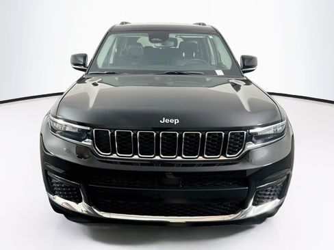 Used 2023 Jeep Grand Cherokee L Limited AWD/4WD image 2