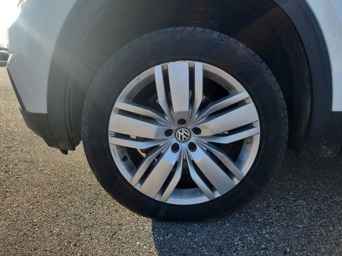 Used 2019 Volkswagen Atlas SE w/ Towing Package image 11