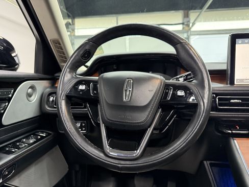 Used 2020 Lincoln Aviator Reserve w/ Equipment Group 201A image 13