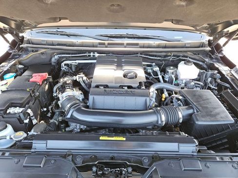 Used 2023 Nissan Frontier PRO-4X w/ Pro-4X Premium Package AWD/4WD image 29