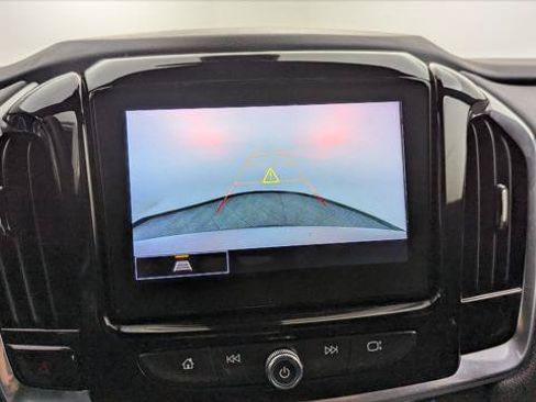 Used 2023 Chevrolet Traverse LT FWD image 29