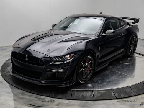 Used 2021 Ford Mustang Shelby GT500 w/ Carbon Fiber Track Pack RWD image 7