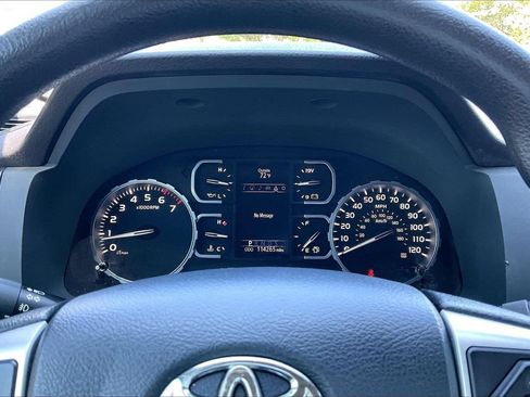 Used 2019 Toyota Tundra SR5 w/ SR5 Upgrade Package AWD/4WD image 11