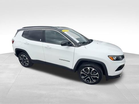 Used 2023 Jeep Compass Limited AWD/4WD image 2