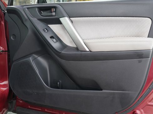 Used 2017 Subaru Forester 2.5i Premium w/ All-Weather Package AWD/4WD image 9